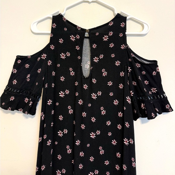 2/$15 Xhilaration Black Floral Cold Shoulder Keyhole Dress Size Small - Picture 9 of 9